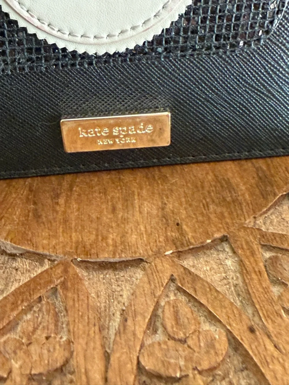 Kate Spade Clifton Lane Penguin Passport Wallet - Picture 2 of 9